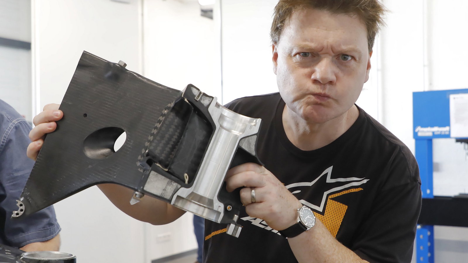 HP4 Race carbon frame cutaway